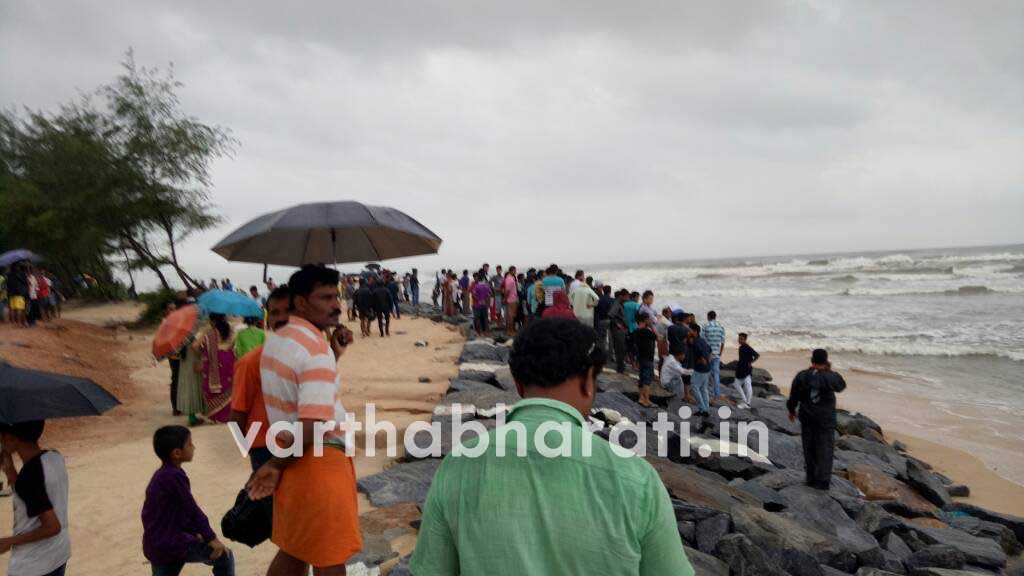 ಸಸಿಹಿತ್ಲು ಕಡಲ ಕಿನಾರೆಯಲ್ಲಿ ಮೂವರು ನೀರುಪಾಲು